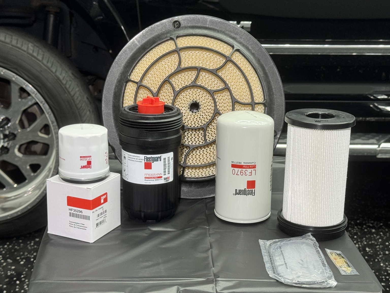 Real KingKits Freightliner M2 106 maintenance filter kit with Fleetguard service filters